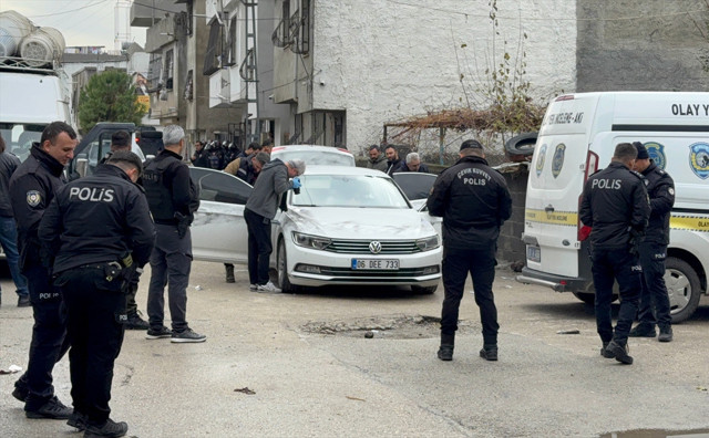 Adana'da silahlı kavga! Ölü ve yaralılar var - Resim: 0