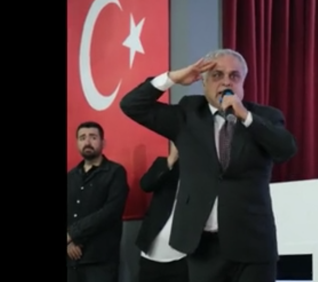 CHP'den AK Parti'ye geçmişti! Hasan Ufuk Çakır, Erdoğan'ın fotoğrafına selam verdi - Resim: 1