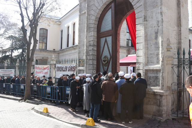 Hırka-i Şerif ziyarete açıldı! Hırka-i Şerif ziyaret saatleri kaç? - Resim: 1