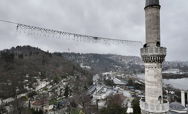 İstanbul'da ramazanın ilk mahyası Eyüp Sultan Camisi'ne asıldı - Resim: 0