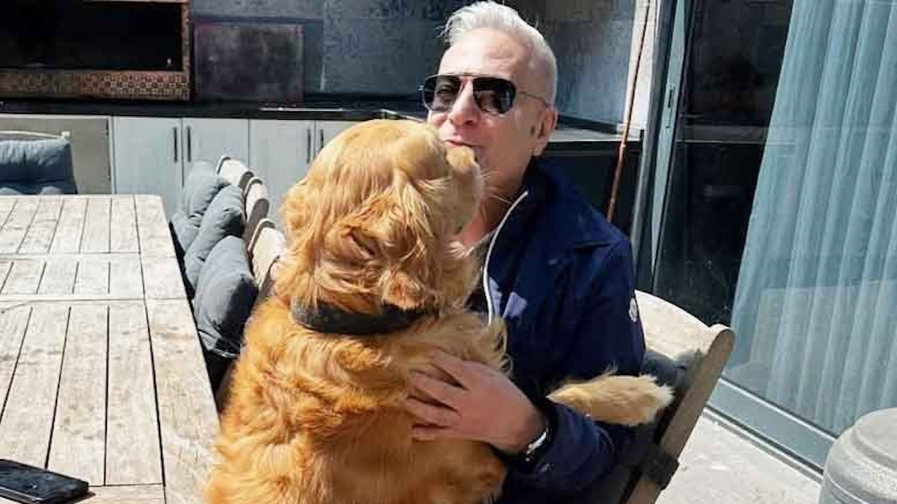 Mehmet Ali Erbil’den acı haber! 15 Yıllık dostu köpeğini kaybetti