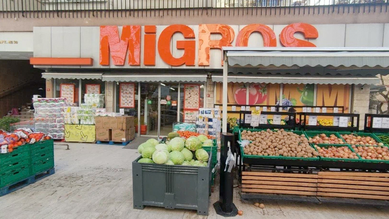 Migros dağıtım merkezlerindeki 7 bin 875 çalışanı kadrosuna aldı