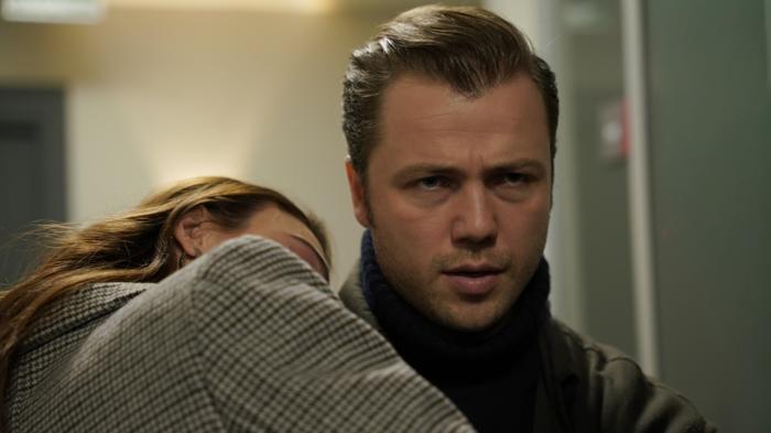 Teşkilat’ın yıldızı Tolga Sarıtaş’tan mutlu aile pozu!