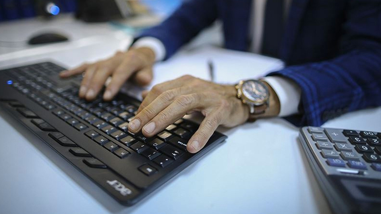 Yeni düzenlemenin detayları bomba! Kamu personeline adaylık ve disiplin ayarı, 3 yıl boyunca atama yok!