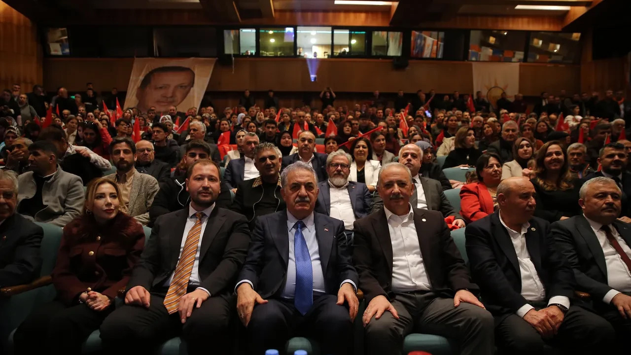 AK Partili Yazıcı’dan CHP’ye yolsuzluk tepkisi: Belediyeleri söğüşlediler