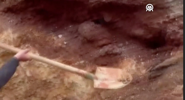 Altyapı çalışması sırasında bulundu! Hemen ekiplere haber verildi - Resim: 0