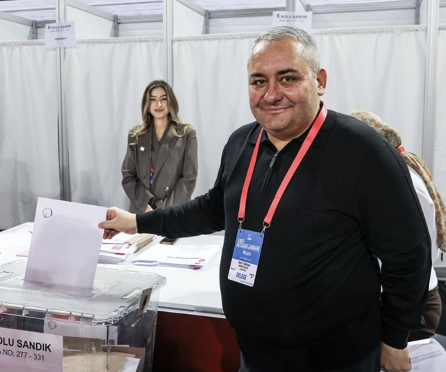 CHP'den AK Parti'ye bir transfer daha! Sinan Burhan ve Savcı Sayan o ismi açıkladı - Resim: 0