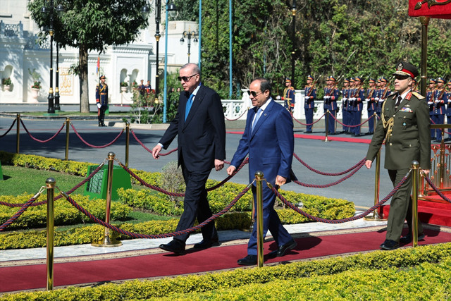 Cumhurbaşkanı Erdoğan Mısır'da böyle karşılandı - Resim: 2