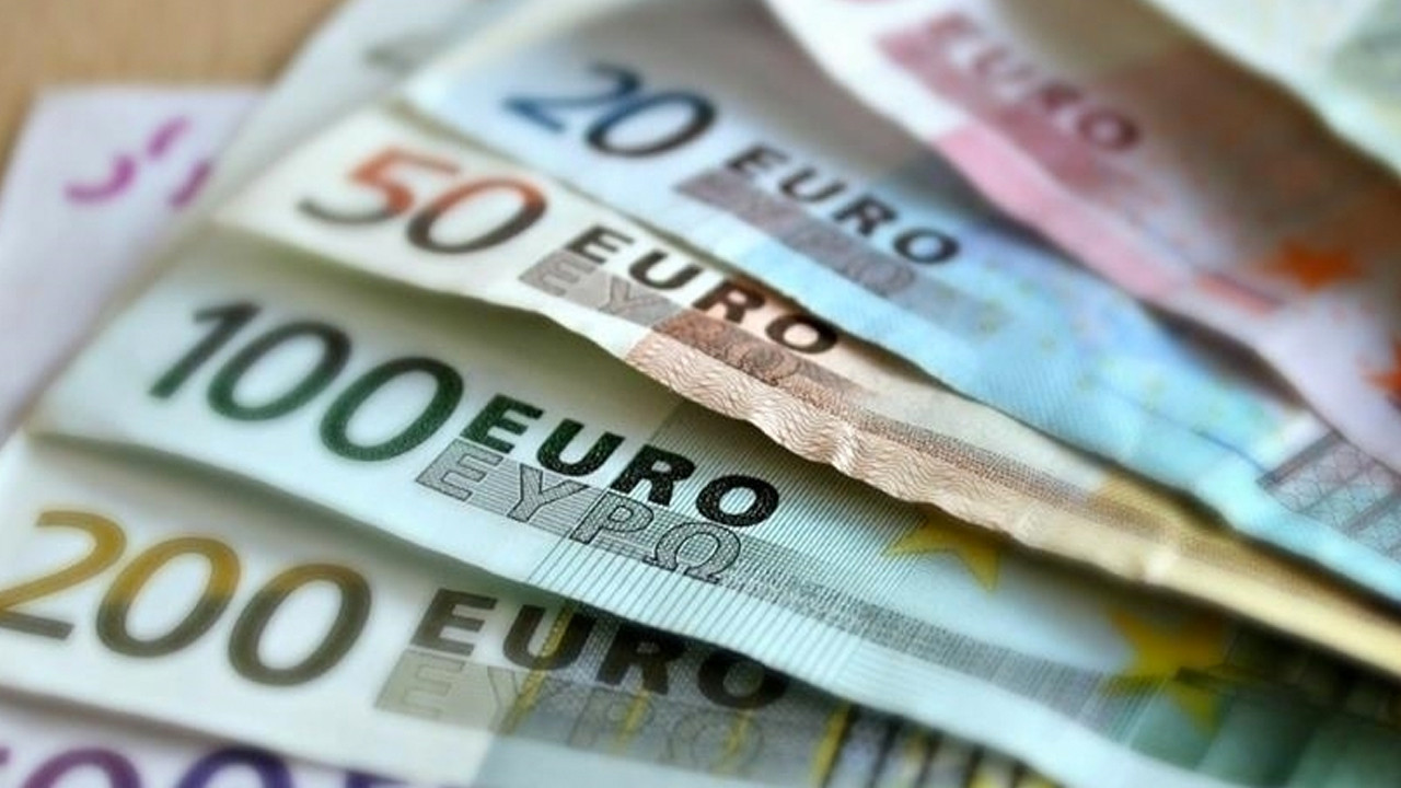 Serbest piyasada döviz açılış fiyatları! Dolar ve Euro…