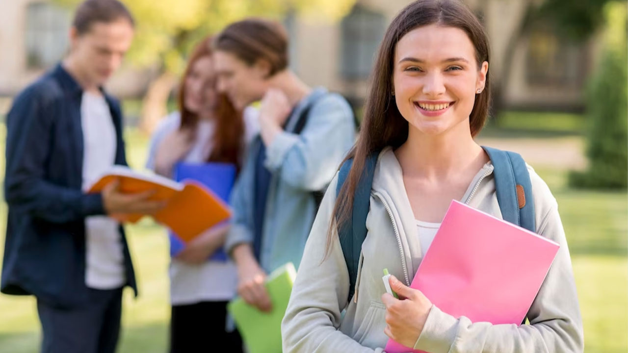 Üniversite öğrencilerinin uygulamalı eğitimi en az 1 dönem olacak