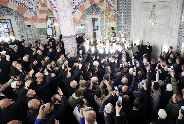 Cumhurbaşkanı Erdoğan'dan bayram namazı sonrası açıklamalar! İsrail'e tepki: Bunun bedelini ödeyecek - Resim: 0