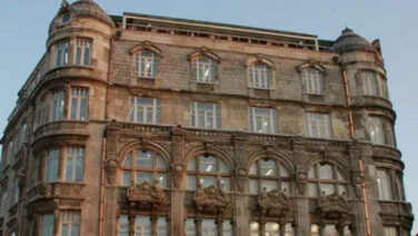 Şişhane Meydanı’nın simgesiydi! O apartmanın satıldığı fiyata inanamayacaksınız