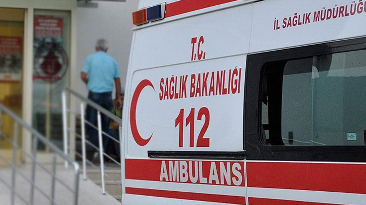 Sivas’ta otomobilin bariyerlere çarpması sonucu biri ağır 2 kişi yaralandı