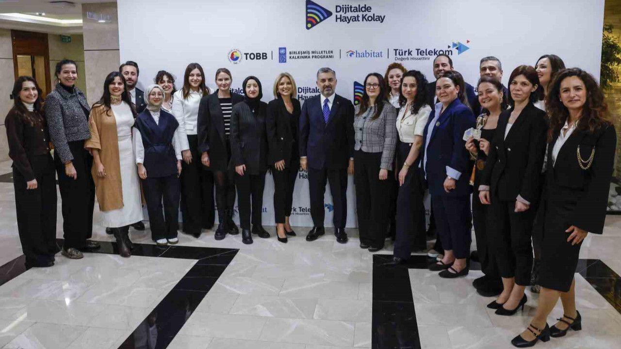 Türk Telekom’un ‘Dijitalde Hayat Kolay’ projesinde 50 bin kadına destek sağlandı