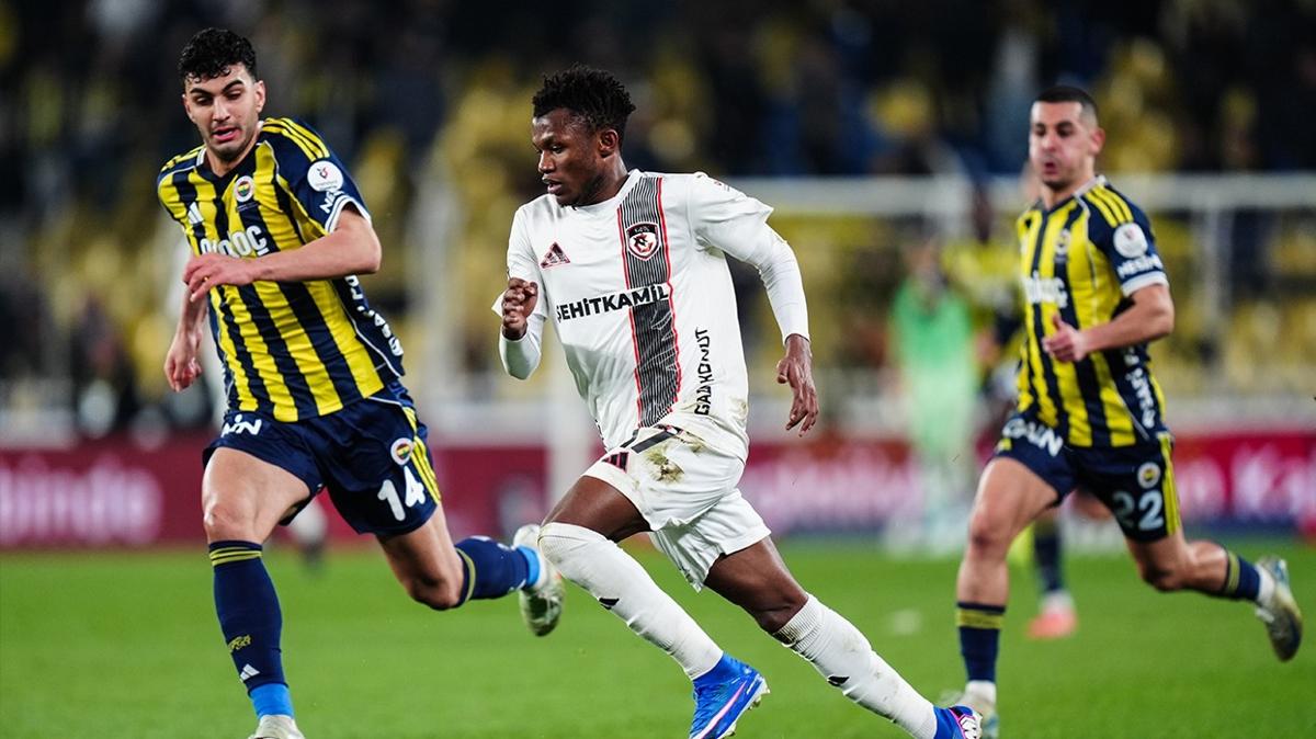 VAR kayıtları açıklandı! İşte Fenerbahçe – Gaziantep FK maçında yaşananlar…