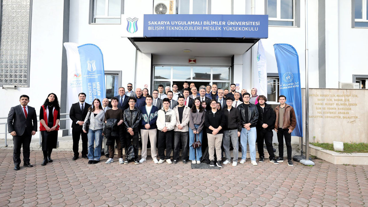 Bilişim Teknolojileri MYO’da ‘Genç Ofis’ açıldı